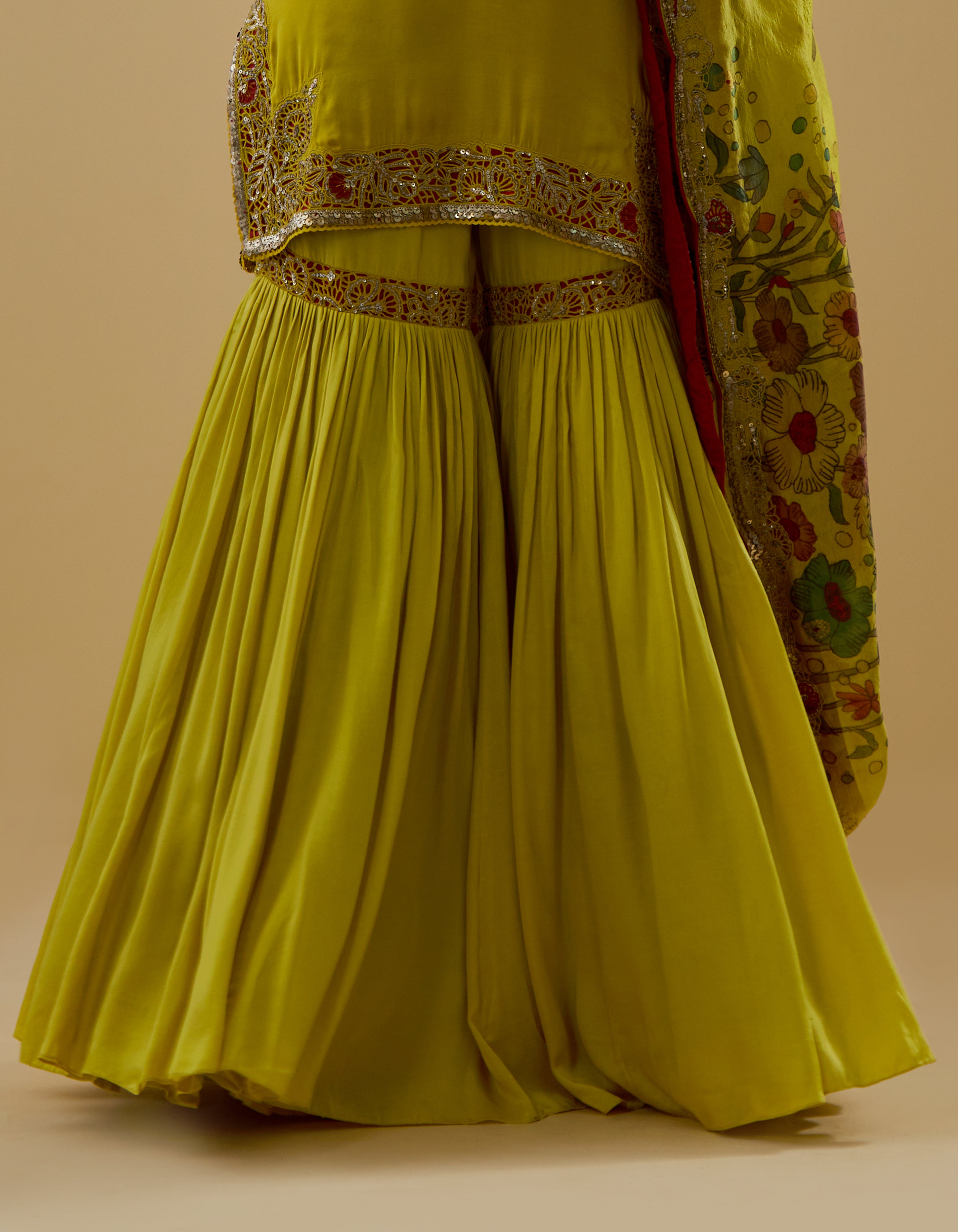 AJ Sharara Set